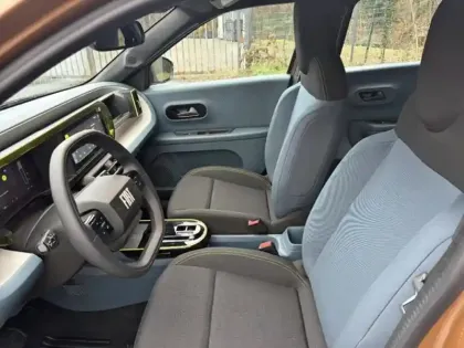 Photo 9 Fiat Grande Panda  1.2 Hybrid 100ch Icône eDCT6