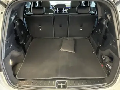 Photo 13 Mercedes GLB  200 d 8G-DCT