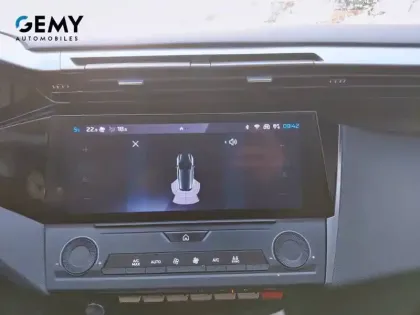 Photo 11 Peugeot 308  BlueHDi 130ch S&S EAT8