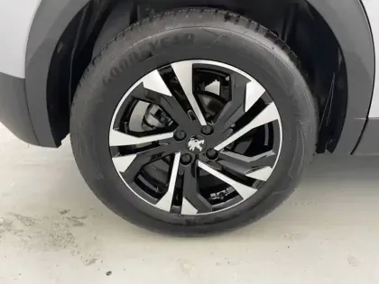 Photo 18 Peugeot 2008  PureTech 130 S&S EAT8