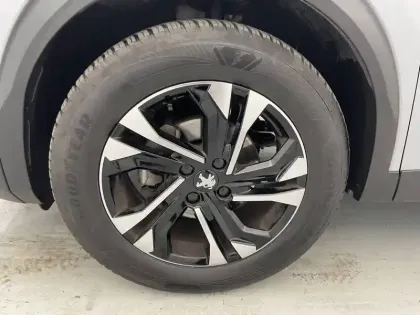 Photo 48 Peugeot 2008  PureTech 130 S&S EAT8