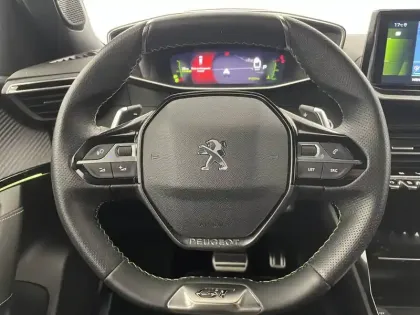 Photo 86 Peugeot 2008  PureTech 130 S&S EAT8