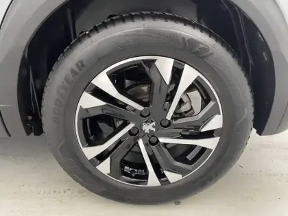 Photo 15 Peugeot 2008  PureTech 130 S&S EAT8