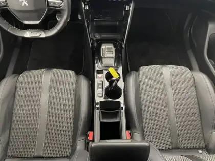 Photo 24 Peugeot 2008  PureTech 130 S&S EAT8