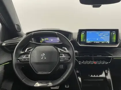 Photo 85 Peugeot 2008  PureTech 130 S&S EAT8