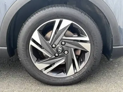 Photo 14 Hyundai Bayon  1.0 T-GDi 100 Hybrid 48V