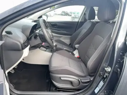 Photo 7 Hyundai Bayon  1.0 T-GDi 100 Hybrid 48V