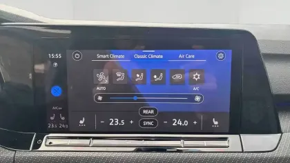 Photo 19 Volkswagen Golf  1.5 eTSI OPF 150 DSG7