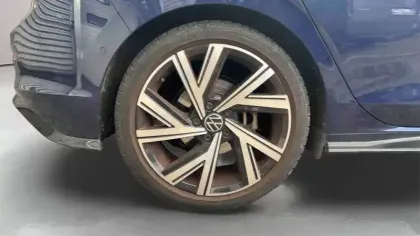 Photo 11 Volkswagen Golf  1.5 eTSI OPF 150 DSG7