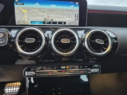 Photo 17 Mercedes Classe A  180 d 7G-DCT