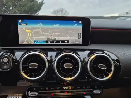 Photo 16 Mercedes Classe A  180 d 7G-DCT