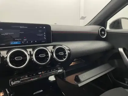 Photo 45 Mercedes Classe A Gén. IV (W177) Ph1 AMG Line 5