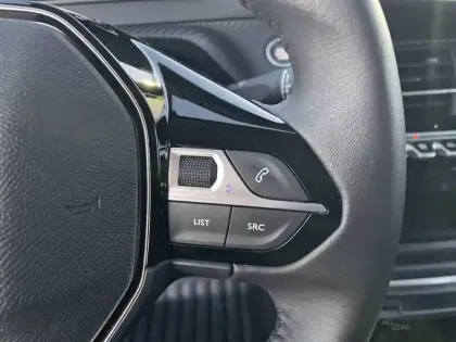 Photo 23 Peugeot 208  Electrique 50 kWh 136ch