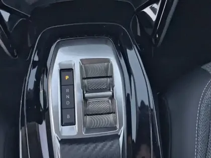 Photo 18 Peugeot 208  Electrique 50 kWh 136ch