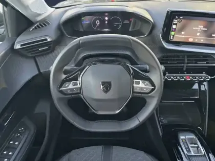 Photo 15 Peugeot 208  Electrique 50 kWh 136ch