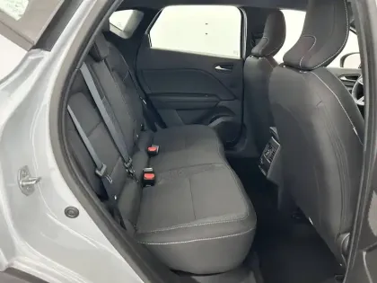 Photo 15 Renault Captur  E-Tech full hybrid 145 ch