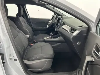 Photo 13 Renault Captur  E-Tech full hybrid 145 ch