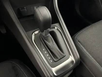 Photo 12 Renault Captur  E-Tech full hybrid 145 ch