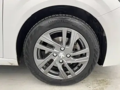 Photo 17 Peugeot 208  PureTech 100 S&S BVM6