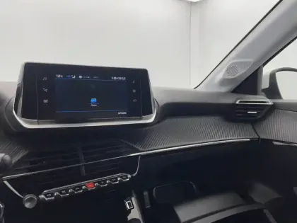 Photo 91 Peugeot 208  PureTech 100 S&S BVM6