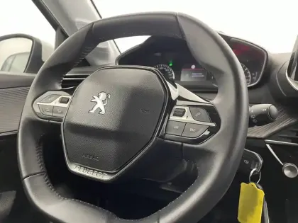 Photo 92 Peugeot 208  PureTech 100 S&S BVM6