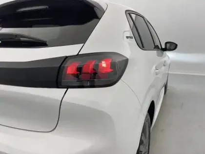 Photo 30 Peugeot 208  PureTech 100 S&S BVM6