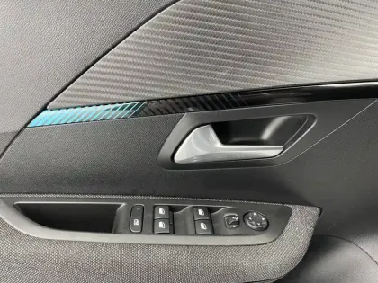 Photo 95 Peugeot 208  PureTech 100 S&S BVM6