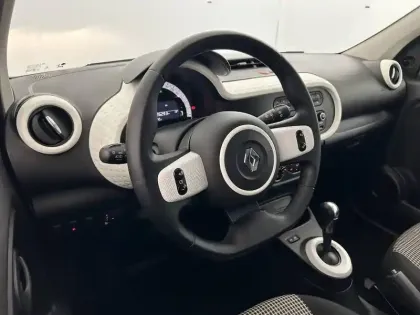 Photo 9 Renault Twingo  III E-Tech