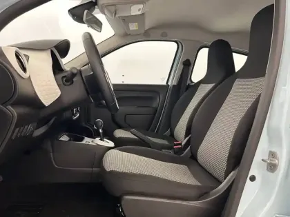 Photo 8 Renault Twingo  III E-Tech