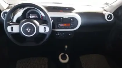 Photo 8 Renault Twingo  III E-Tech
