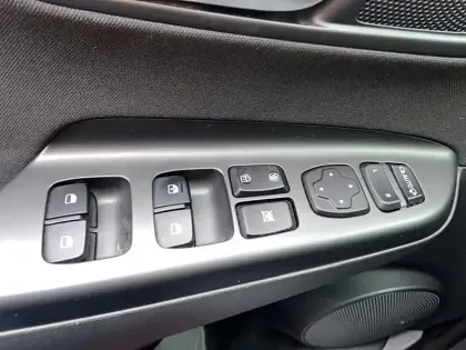 Photo 16 Hyundai Kona  1.6 GDi Hybrid