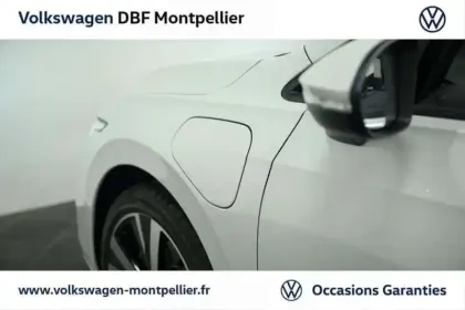 Photo 16 Volkswagen Golf 1.5 eHybrid 204 DSG6 VW Edition