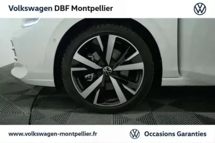Photo 15 Volkswagen Golf 1.5 eHybrid 204 DSG6 VW Edition