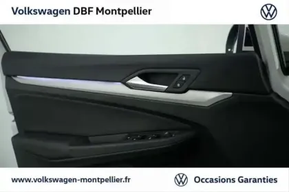 Photo 12 Volkswagen Golf 1.5 eHybrid 204 DSG6 VW Edition