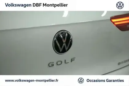 Photo 18 Volkswagen Golf 1.5 eHybrid 204 DSG6 VW Edition