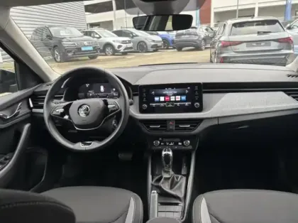 Photo 14 Skoda Kamiq  1.0 TSI Evo 2 116ch Selection DSG7