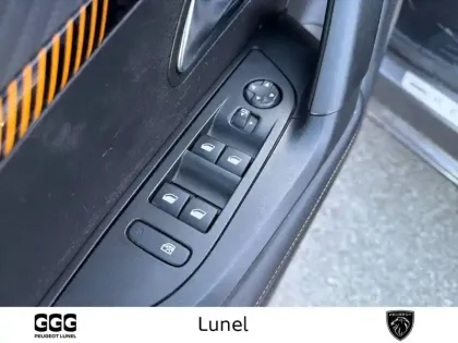 Photo 53 Peugeot 2008  PureTech 130 S&S BVM6