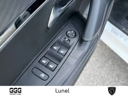 Photo 11 Peugeot 2008  Electrique 136 ch