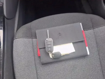 Photo 15 Citroën C4  BlueHDi 130 S&S EAT8 Feel Pack