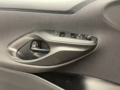 Photo 15 Toyota Yaris Hybride 116h GR SPORT 1.5 116 ch