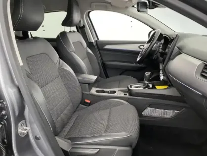 Photo 24 Renault Arkana 1.6 E-Tech 145ch Intens