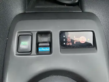 Photo 16 Nissan Leaf 150ch 40kWh Acenta 22