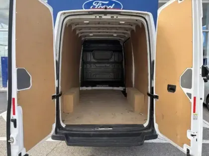 Photo 23 Volkswagen Crafter  Fg 35 L3H3 2.0 TDI 140ch Business Traction BVA8