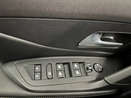 Photo 12 Peugeot 308  SW 1.2 Hybrid 145ch GT e-DCS6