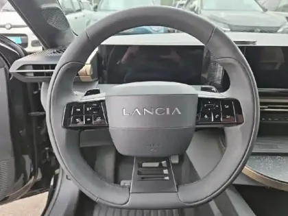 Photo 12 Lancia Ypsilon  1.2 Ibrida 100ch LX eDCT6