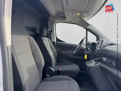 Photo 19 Opel Combo Cargo  M 800kg Electrique 136ch Batterie 51 kWh