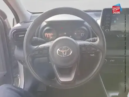 Photo 11 Toyota Yaris  116h Design 5p