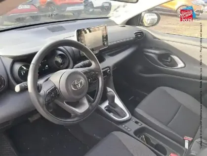 Photo 29 Toyota Yaris  116h Design 5p