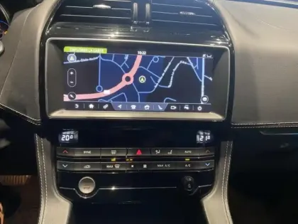 Photo 10 Jaguar F-Pace  2.0D 180ch R-Sport AWD BVA8