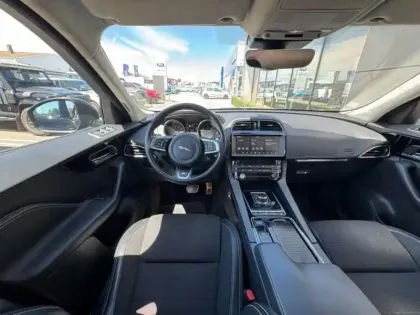 Photo 25 Jaguar F-Pace  2.0D 180ch R-Sport AWD BVA8